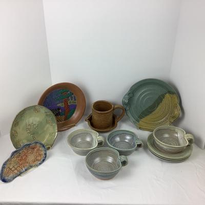 Lot # 1043. Stoneware Lot