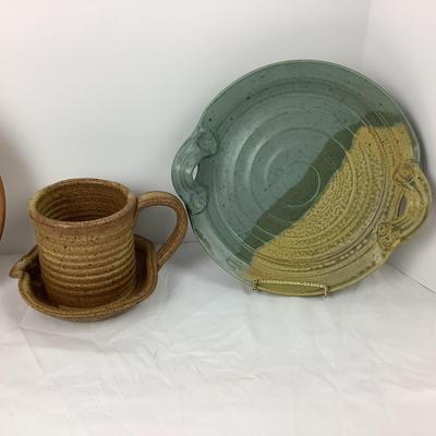 Lot # 1043. Stoneware Lot