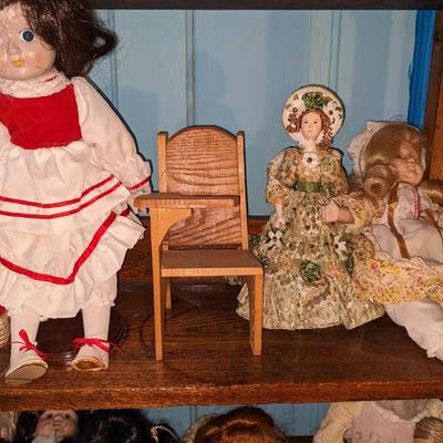 Lot of Dolls, School Chair