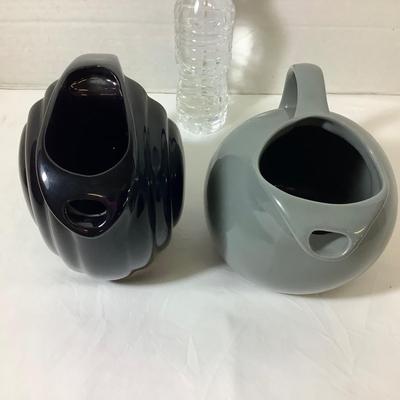 1019 Teapot Lot of 2 Hall