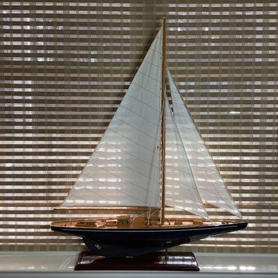 1185 Dark Green Sailboat Model