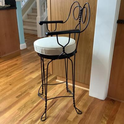 1192 Vintage Black Wrought Iron Ice Cream Parlor Stool Arm Chair