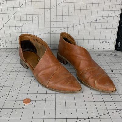 #94 Brown Slip On Shoes Womens Size 8.5