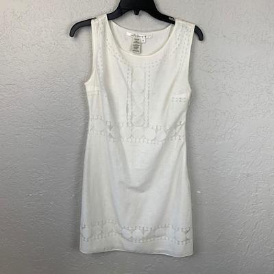 #182 White Dress Size Small