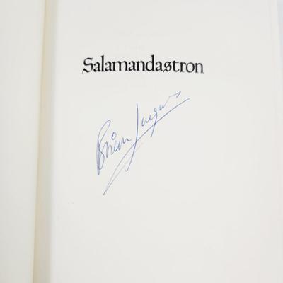 AUTOGRAPHED BRIAN JACQUES - SALAMANDASTRON HARDBACK BOOK