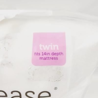 ALLEREASE NEW TWIN SIZE MATTRESS ENCASEMENT