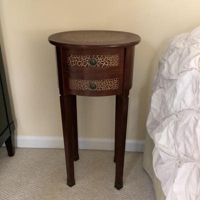 1216 BOMBAY Round Single Drawer Animal Print Table