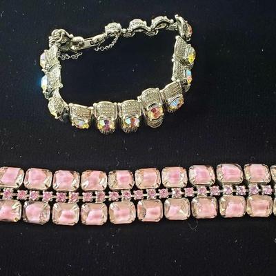 2 Bracelets
