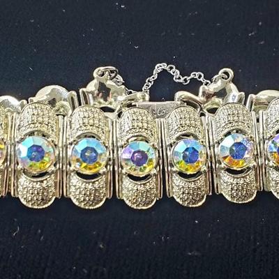 2 Bracelets