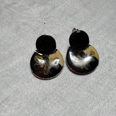 Beautiful Vintage Enamel Earrings