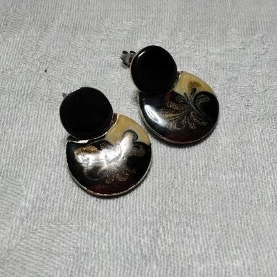 Beautiful Vintage Enamel Earrings