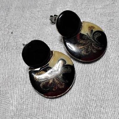 Beautiful Vintage Enamel Earrings