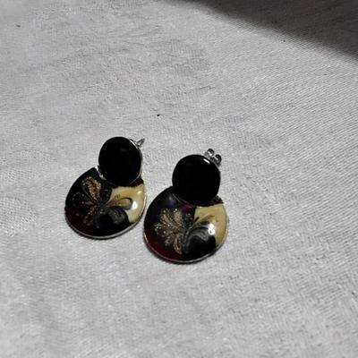 Beautiful Vintage Enamel Earrings