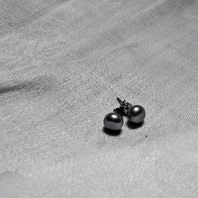 Gorgeous Silver 7.5 mm  Pearls
