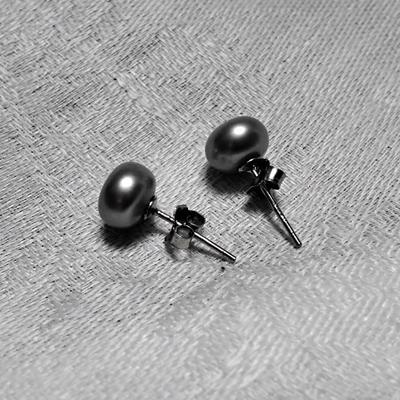 Gorgeous Silver 7.5 mm  Pearls