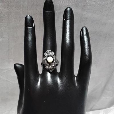 Vintage Marcasite and Pearl 925 Ring Size 5.5