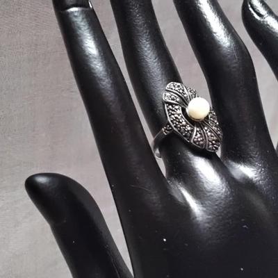 Vintage Marcasite and Pearl 925 Ring Size 5.5