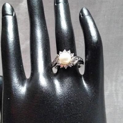 Pearl and Diamonds 925 Ring Size 7