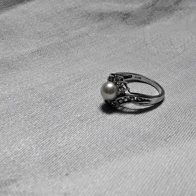 Pearl and Diamonds 925 Ring Size 7