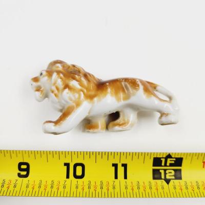 VINTAGE PORCELAIN LION - MADE IN JAPAN