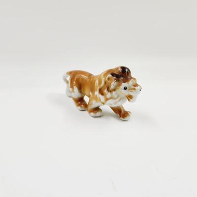 VINTAGE PORCELAIN LION - MADE IN JAPAN