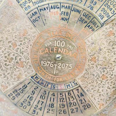 VINTAGE BRASS 100 YEAR CALENDAR ROUND