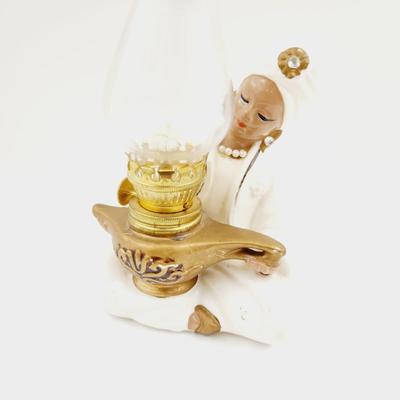 VINTAGE ENESCO JAPAN GENIE OIL LAMP COLLECTABLE