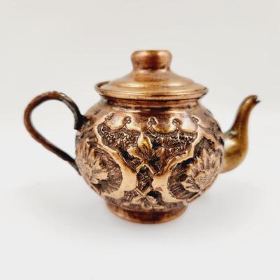 VINTAGE DECORATIVE SMALL COPPER TEAPOT