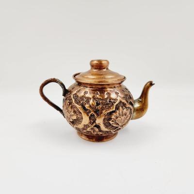VINTAGE DECORATIVE SMALL COPPER TEAPOT