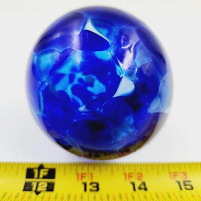 BEAUTIFUL BLUE GLASS WISHING COLLECTABLE BALL