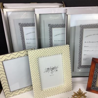 1077 Picture Frame Lot