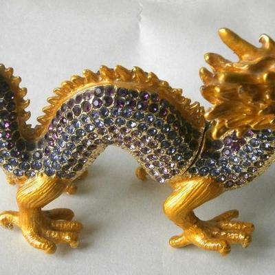 Rhinestone Dragon with Pearl in mouth
