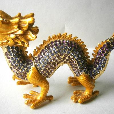 Rhinestone Dragon with Pearl in mouth