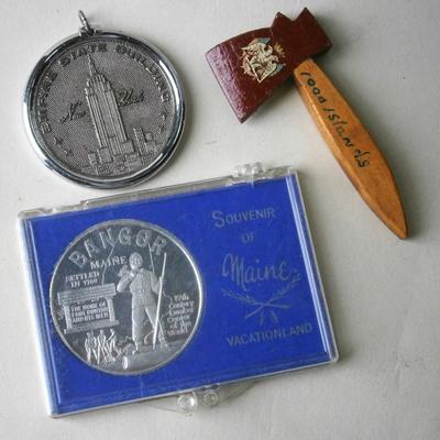 (3) Vintage Souvenir Items