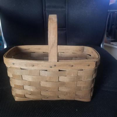 Longaberger Smail basket 1984 signed