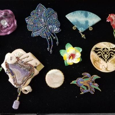 Brooch Variety
