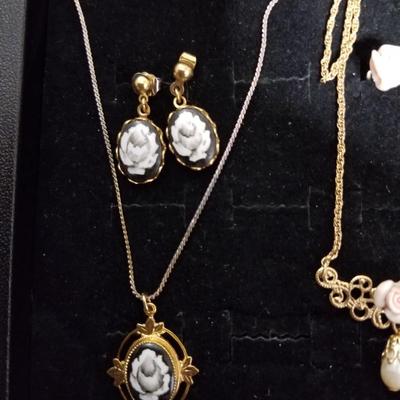 3 Jewelry Sets