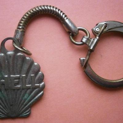 Vintage Shell Oil Advertising Keychain