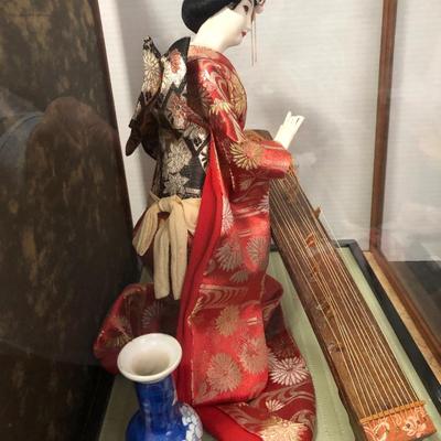 Rare Vintage Japanese NISHI Doll (ND) / GEISHA playing Koto with Large Glass Case