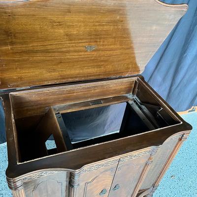 Antique RCA cabinet