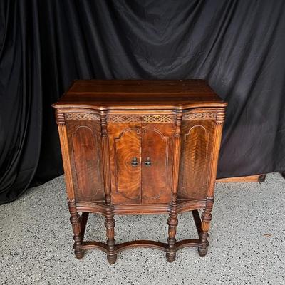 Antique RCA cabinet
