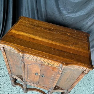 Antique RCA cabinet