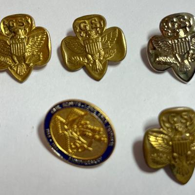 19 ASSORTED GIRL SCOUT PINS