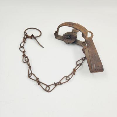 ANTIQUE SMALL CLAW ANIMAL TRAP