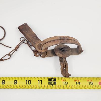 ANTIQUE SMALL CLAW ANIMAL TRAP