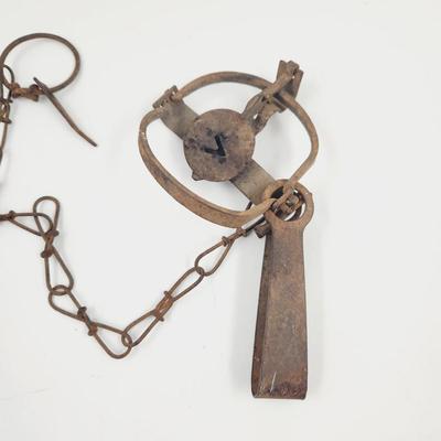 ANTIQUE SMALL CLAW ANIMAL TRAP