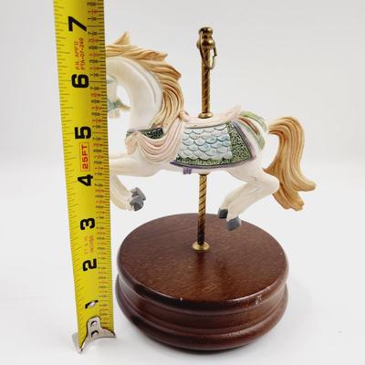 FUN CAROUSEL HORSE MUSIC COLLECTABLE