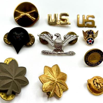 10 ASSORTED US MILITARY PINS