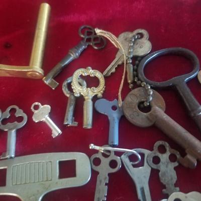 antique and vintage keys