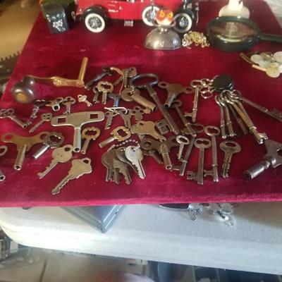 antique and vintage keys